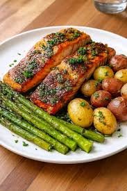 Balsamic Salmon with Roasted Potatoes and Asparagus